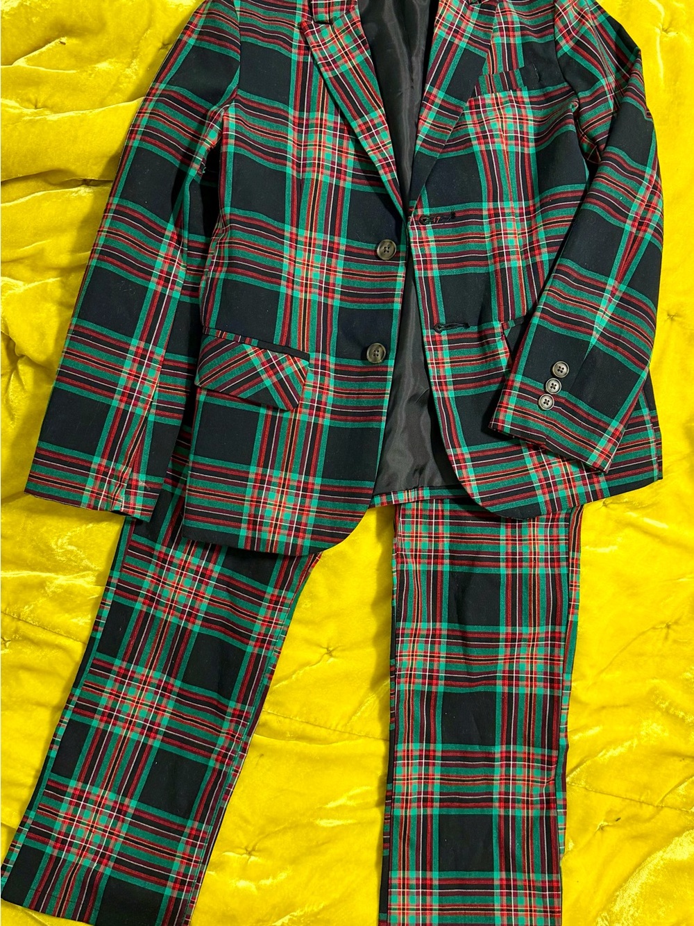 Cat & Jack Boys Plaid Suit Set – Size 8
Red & Green Tartan